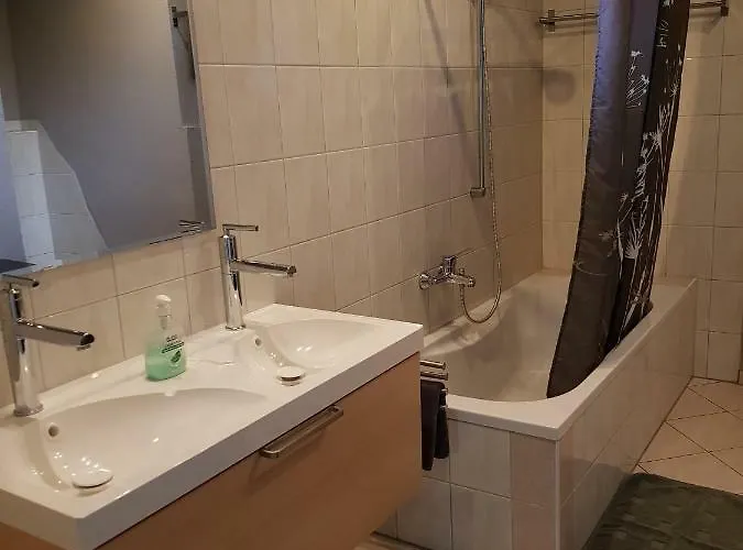 Alte Linde דירה *